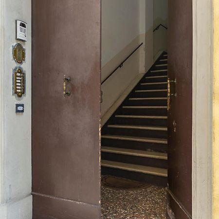 Apartment Amos - 5 Minutes From Piazza Maggiore Болоня Екстериор снимка