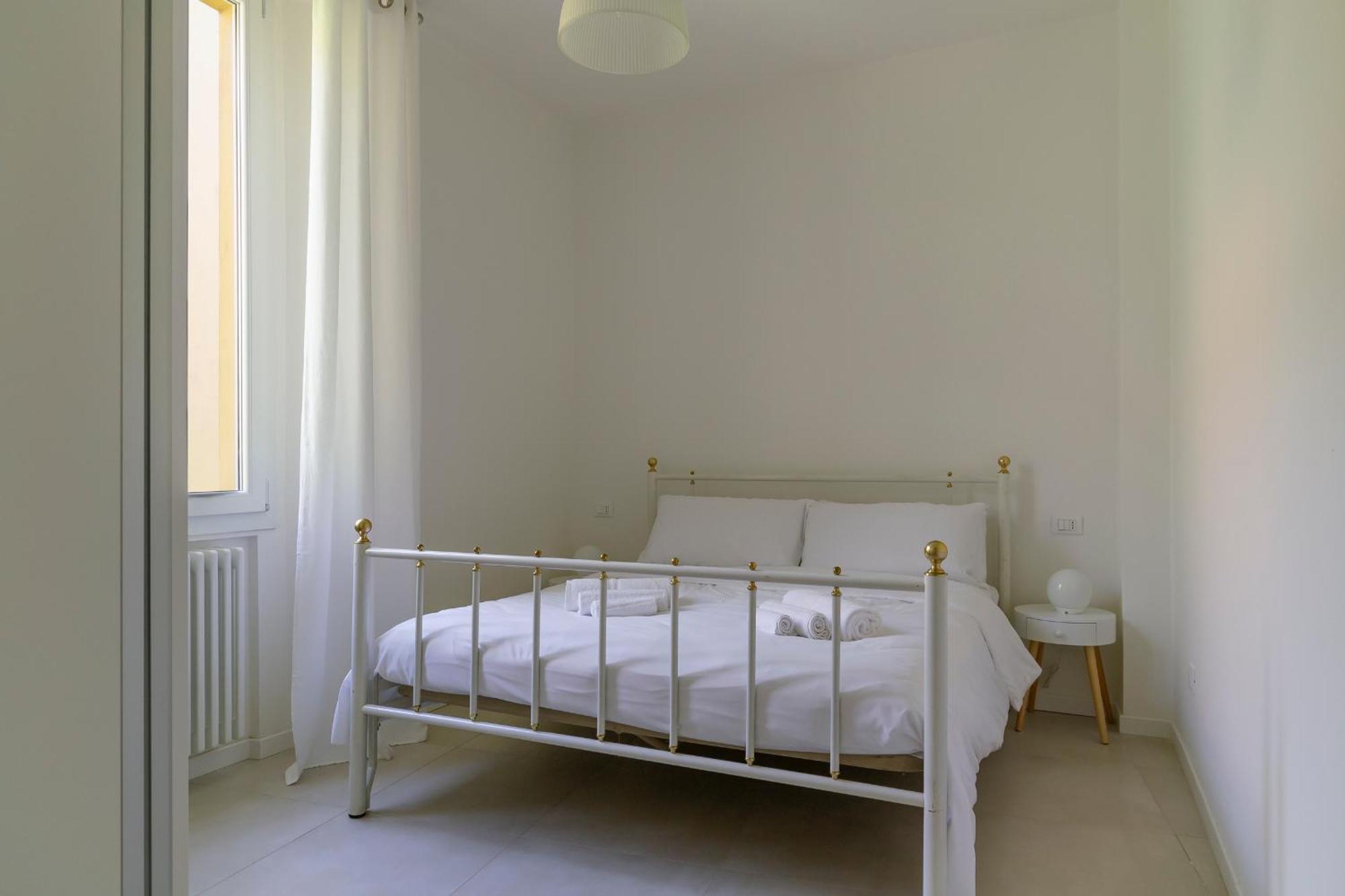 Apartment Amos - 5 Minutes From Piazza Maggiore Болоня Екстериор снимка