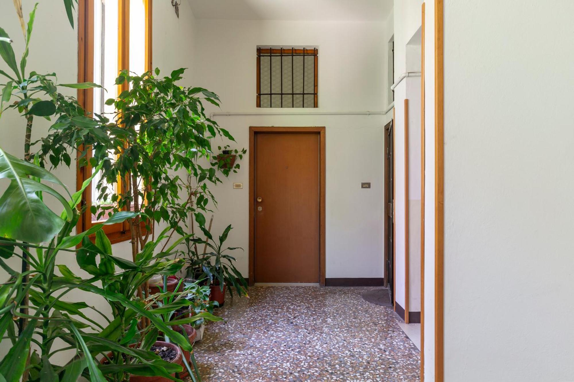 Apartment Amos - 5 Minutes From Piazza Maggiore Болоня Екстериор снимка