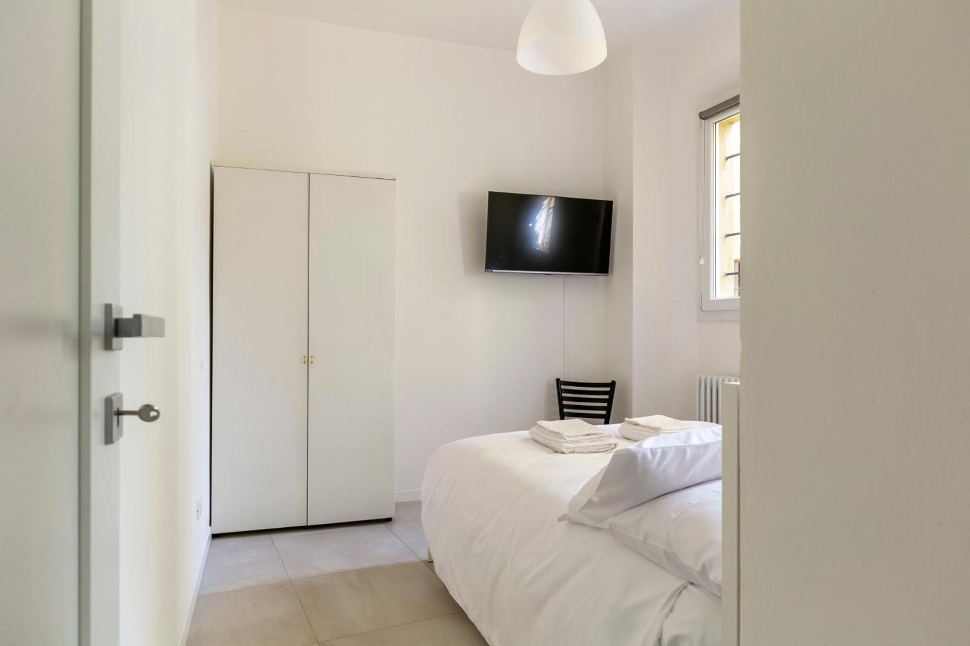 Apartment Amos - 5 Minutes From Piazza Maggiore Болоня Екстериор снимка