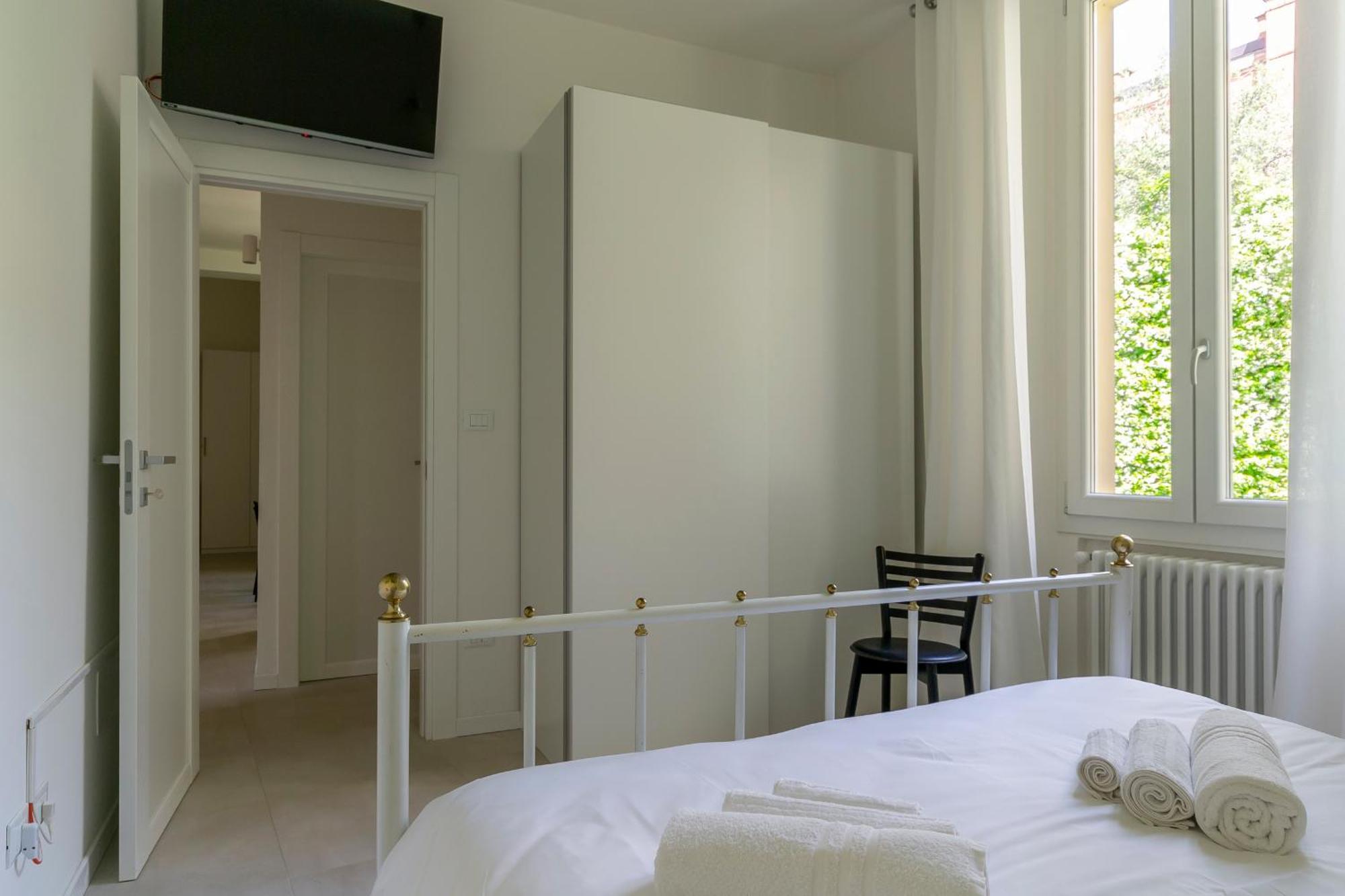 Apartment Amos - 5 Minutes From Piazza Maggiore Болоня Екстериор снимка
